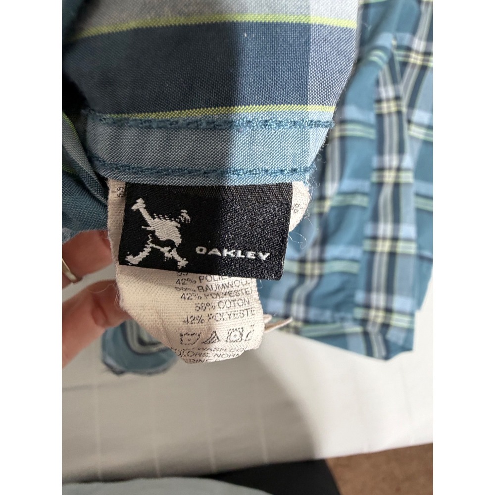 Oakley Mens XL Blue Plaid Long Sleeve Button Down Shirt Zipper Pocket Mesh Back - Picture 7 of 7